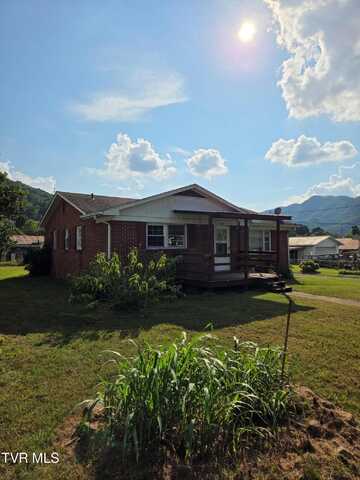 122 Dennis Cove Road, Hampton, TN 37658