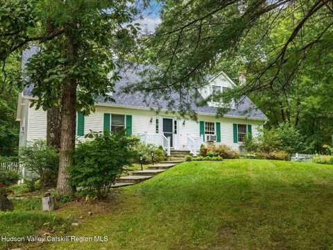 77 Long Meadow Drive, Staatsburg, NY 12580