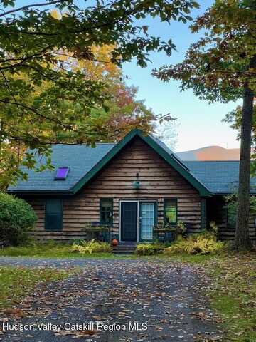 38 Sunset Ridge, Woodstock, NY 12498
