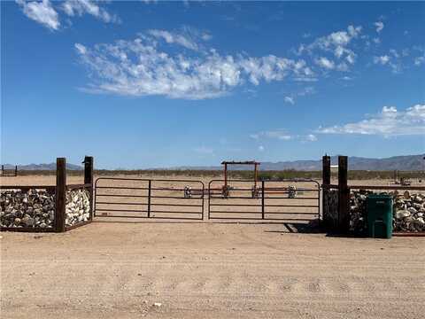 4375 Aquarius Road, Golden Valley, AZ 86413