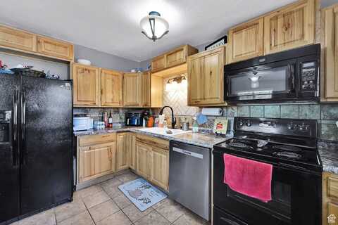 2591 W 4600 S, Roy, UT 84067
