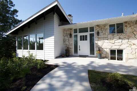 1365 E OAKMONT N, Fruit Heights, UT 84037