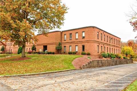 2550 Boyce Plaza Rd #204, St Clair, PA 15241