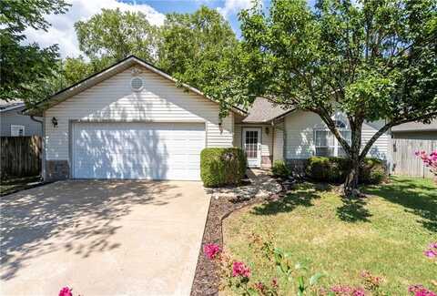 1571 Wildwood LN, Siloam Springs, AR 72761
