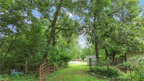 2799 N Double Springs RD, Fayetteville, AR 72704