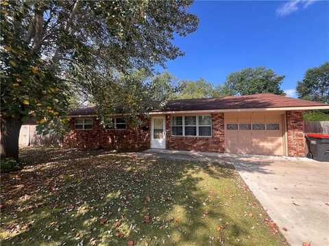 710 Hinshaw DR, Springdale, AR 72762