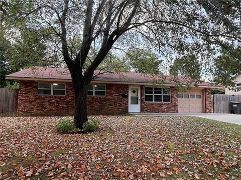 710 Hinshaw DR, Springdale, AR 72762