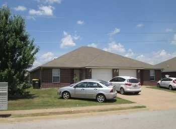 809 Meadowlands DR, Centerton, AR 72719