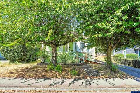 495 25th St SE, Salem, OR 97301