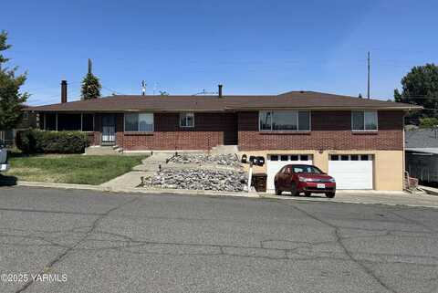 6505 Alpine Way, Yakima, WA 98908
