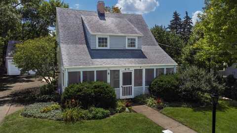 615 Cedar Street, Saint Charles, IL 60174