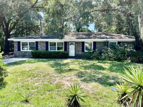 13 Ferry Drive, Ladys Island, SC 29907