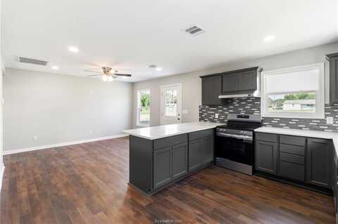 202 Montgomery, Navasota, TX 77868