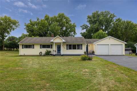 135 Faircrest Road, Henrietta, NY 14623