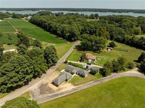 5762 East River Road, Foster, VA 23056