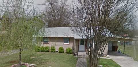 805 W 3rd St, Clarksville, TX 75426