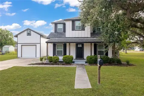 1104 N Allen Street, Rockport, TX 78382