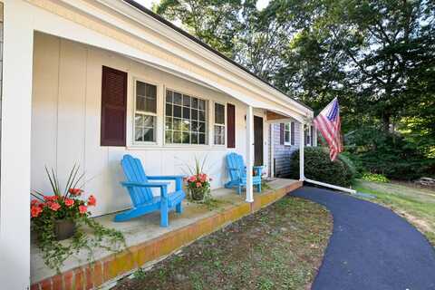 4 Royal Circle, Sandwich, MA 02563