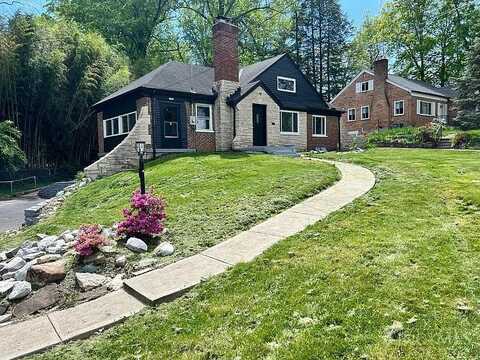 2615 Ardmore Ave, Golf Manor, OH 45237