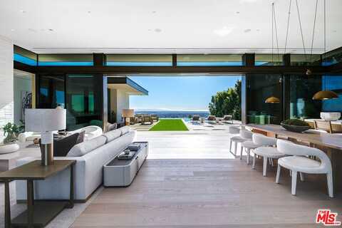 9006 Thrasher Ave, Los Angeles, CA 90069