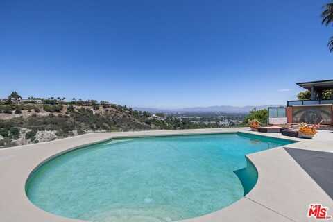 3655 Glenridge Dr, Sherman Oaks, CA 91423