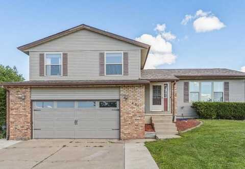 431 Teakwood Lane NE, Cedar Rapids, IA 52402