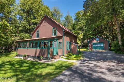 89 Hunt Lake Road, Corinth, NY 12822