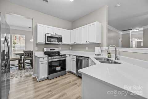 8239 Weeping Fig Lane, Charlotte, NC 28215