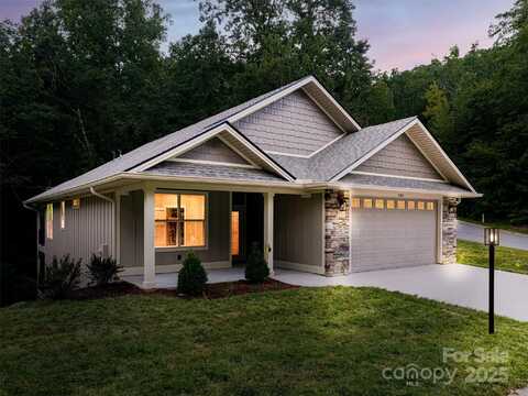 281 Carriage Crest Drive, Hendersonville, NC 28791
