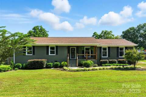 2565 Oxford Circle, Lancaster, SC 29720