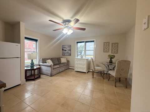 51 Franklin Street, New London, CT 06320