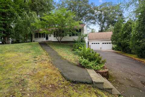 99 De Fashion Street, Southington, CT 06479