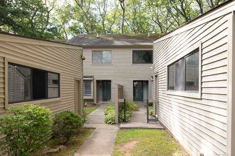 8 Farmington Chase Crescent, Farmington, CT 06032