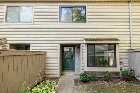 8 Farmington Chase Crescent, Farmington, CT 06032