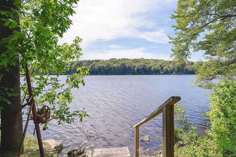 285 East Quasset Road, Woodstock, CT 06281