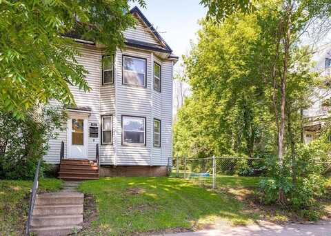 2911 W 3rd St, Duluth, MN 55806