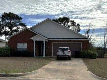 110 Augusta Ave., Midland City, AL 36350