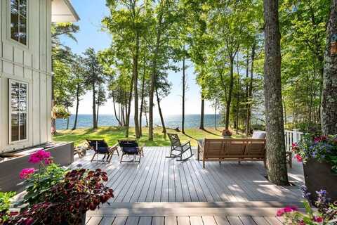 12430 Northern Door Rd, Ellison Bay, WI 54210