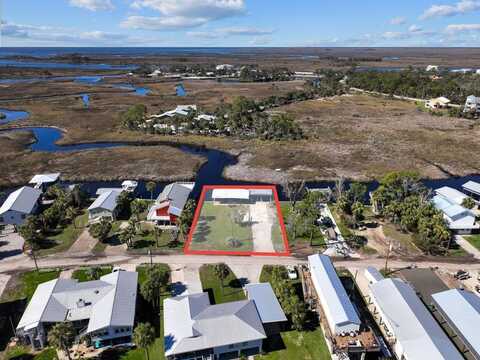 128 218th St, Suwannee, FL 32692