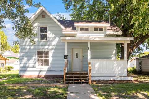 1718 4th Street, Perry, IA 50220