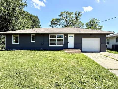 211 E Leach Avenue, Des Moines, IA 50315