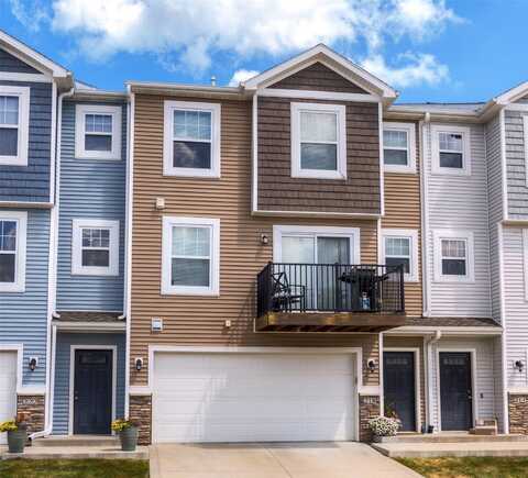 218 Pin Oak Court, Norwalk, IA 50211