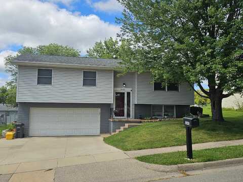 2045 Lagen, Dubuque, IA 52002