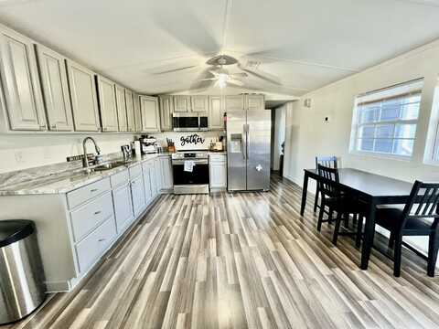 115 Rembrandt Circle, DeFuniak Springs, FL 32433