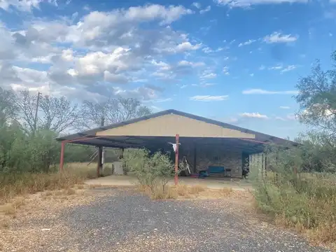 3699 HWY 85, Carrizo Springs, TX 78834