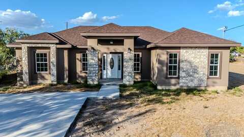 69 Windmill Dr., Eagle Pass, TX 78852