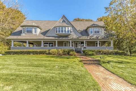 6 Chanticleer Dr, Beverly, MA 01915