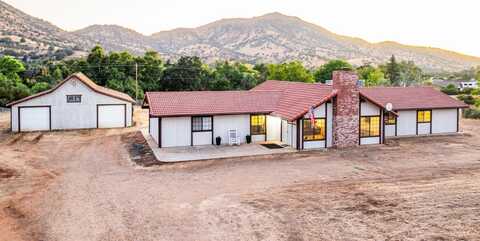 7167 Live Oak Drive, Sanger, CA 93657