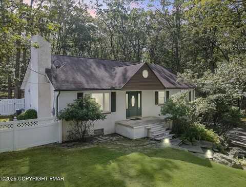 218 East Court, Cresco, PA 18326