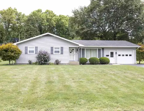 406 E Sunset Drive, South Whitley, IN 46787